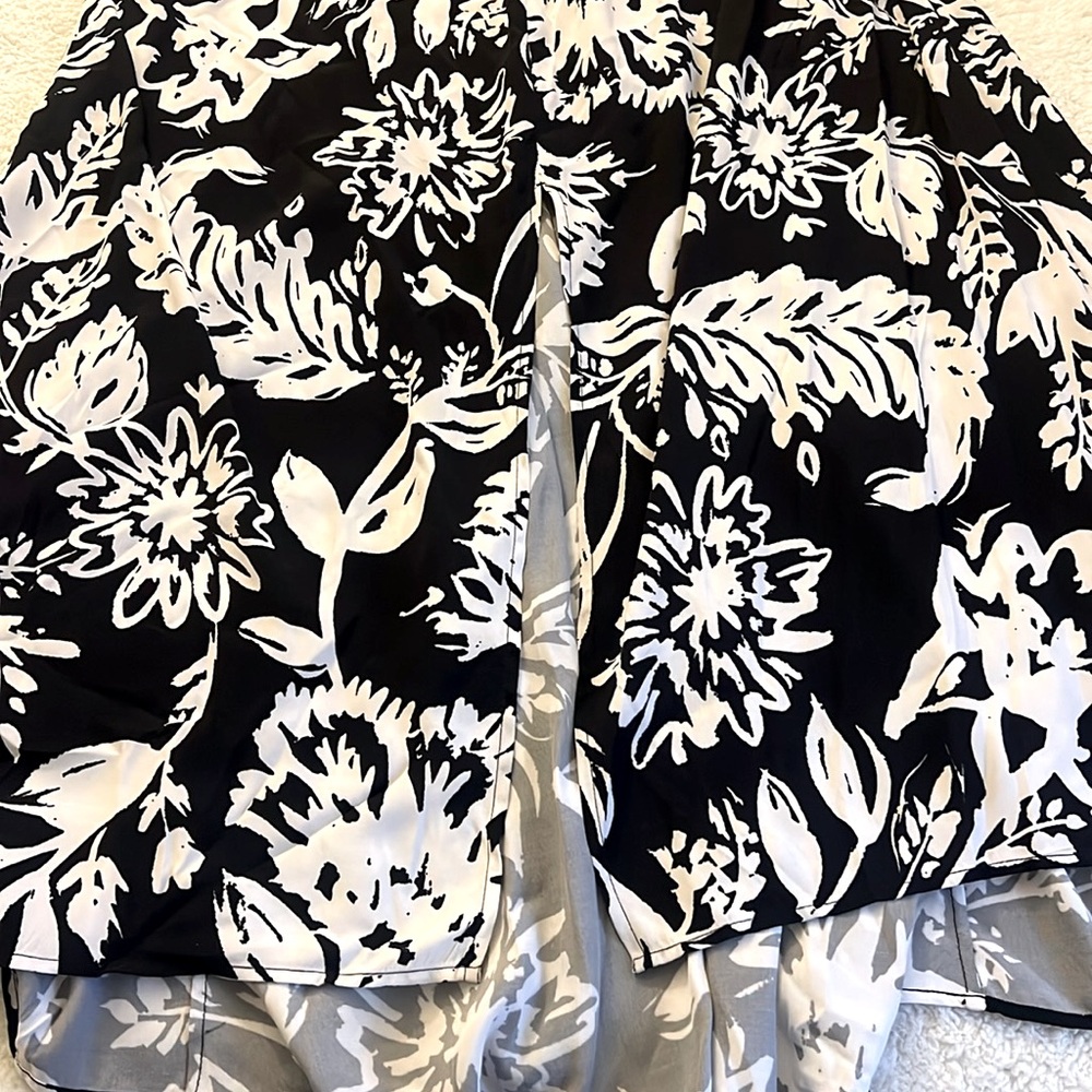 Figue Elenor Halter Maxi Dress Black White Floral Print Size 8 NWT - Picture 11 of 12